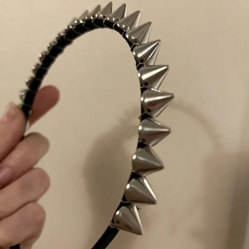 Edgy Hair Band Silver Stud Riv - Men Fashion Hair Style recensione e prezzo