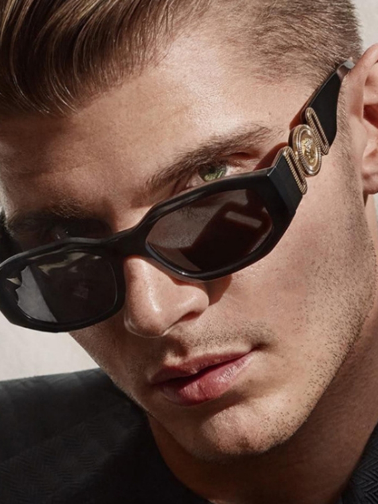 A Pair of PC Men and Women wit - Men'S Fashion Online recensione e prezzo
